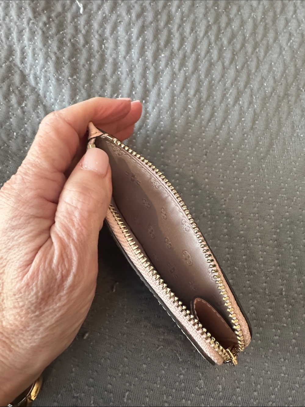 Tory Burch Blush Pink Saffiano Zip Card Wallet with Gold Logo - Picture 2 of 3